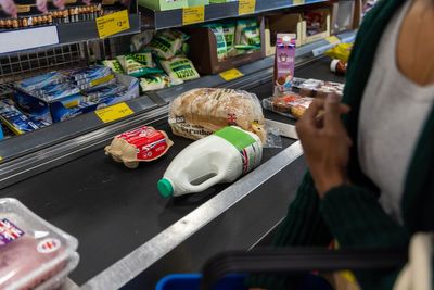 UK inflation unexpectedly drops to 3.2% after food prices fall