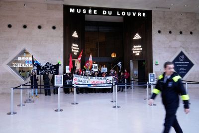 Louvre strikes rumble on amid $102M heist fallout