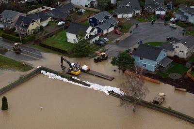 Washington state flooding damage profound but unclear, governor warns