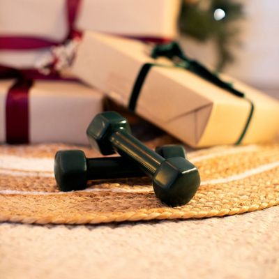 8 Christmas Workouts Personal Trainers Swear Are Quick, Effective, and Most Importantly, Fun