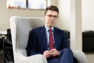 Search goes on for suspect in fatal shooting of MIT professor who was fatally shot at his home