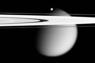 Astronomers make huge discovery under Saturn’s moon that could change search for alien life