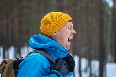 How Cold Weather Forces Guys To Confront Their Stress