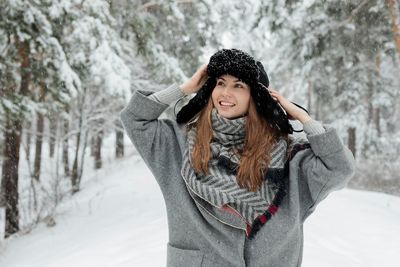 Winter Accessories Guide: Scarf Styling Tips, Beanie Outfit Ideas, and Gloves Styling Like a Fashion Insider