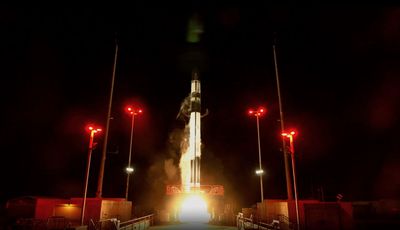 Rocket Lab launches 4 experimental 'DiskSats' for the US military