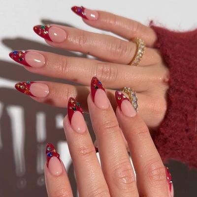 15 Stunning Red French Tip Nails that Reinvent the Classic Mani
