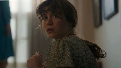 It: Welcome to Derry showrunner says that surprise movie cameo was a "very, very last-minute" decision, and it changes the context of a terrifying Pennywise scene in It: Chapter Two