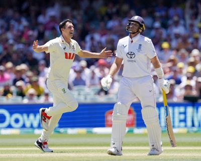 England’s Ashes hopes melt away as Australian bowlers share spoils in the sun