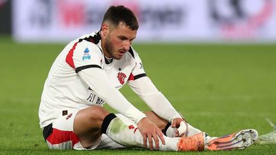 Mexico’s World Cup Ambitions Dashed by Brutal Striker Injury Setback