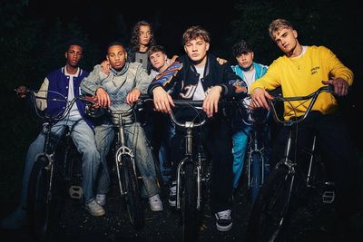 Simon Cowell's New Boy Band: Possible Lawsuit Looms For 'December 10' Shortly After Launch