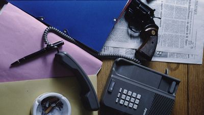 Scammers call 85-year-old man demanding cash and gold, but they had no idea who they were dealing with