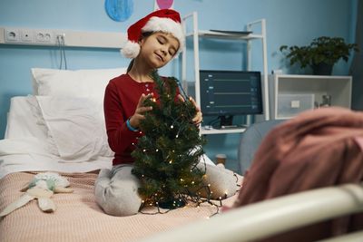 Good Night Lights: The Tear-Jerking Tradition in Charleston First Responders Are Doing for Sick Kids