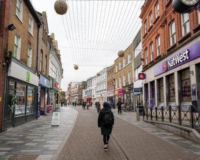 Retail sales unexpectedly fall in Great Britain in run-up to Christmas