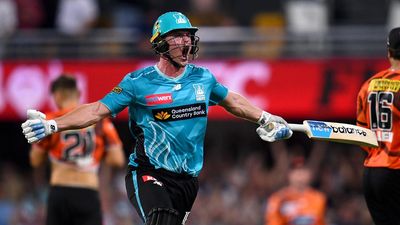 Heat down Scorchers in record-breaking 515-run thriller