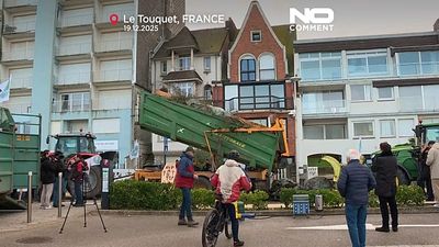 Farmers protest at Macron's second home over EU trade deal