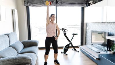 I’m a certified trainer but even I struggle to get to the gym sometimes—here’s the 20-minute dumbbell workout I do to build strength at home instead