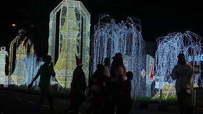 Christmas lights attract Lagos residents despite violence and rising costs