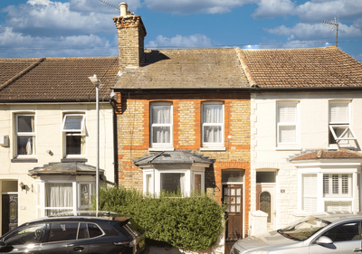 Buying a property via modern method of auction: How does it work and can you buy with a mortgage?