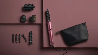 Shark just launched its FlexStyle in a stunning burgundy winter edition