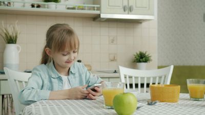 How Technology Impacts Child Psychology: Screen Time Effects and Digital Mental Health in Kids