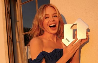 Kylie Minogue tops UK Christmas charts