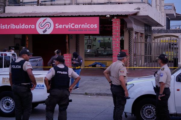 Ecuadorian police arrest 2 suspects in the armed attack that killed soccer player Pineida