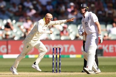 England on brink of Ashes defeat as Nathan Lyon stars for Australia