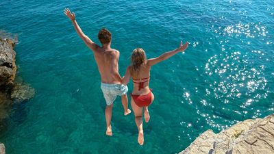 9 Moments When Couples Without Children Feel Unmatched Freedom