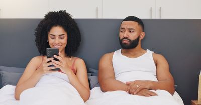 8 Texting Habits That Tell A Partner Everything About Intent
