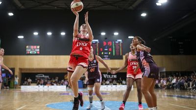 Lynx shoot the Lightning out as hot streak rolls on