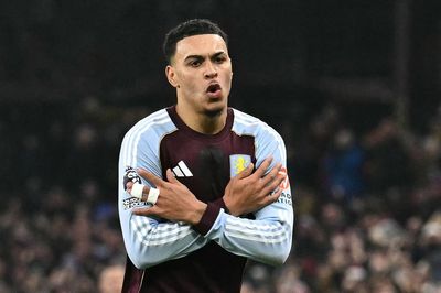 Aston Villa 2-1 Manchester United: Morgan Rogers scores twice as Villa win ten in a row