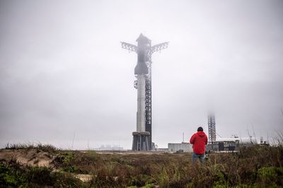 'Extreme safety risk' warning from FAA after three passenger jets in panic to avoid Musk rocket explosion