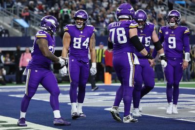 Minnesota Vikings plane makes emergency landing on way to game against NY Giants