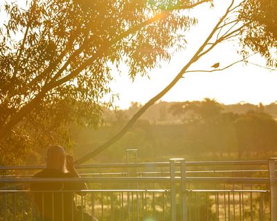 Heatwaves and storms forecast for parts of Australia as Melbourne braces for coldest Christmas since 2006