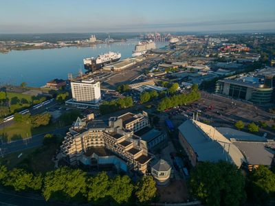 Why is Southampton Solent University such a great place to study at?