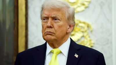 ‘I’ll give myself a billion’: Donald Trump is conning the entire country as he reveals he is settling his own lawsuit over the FBI Mar-a-Lago raid