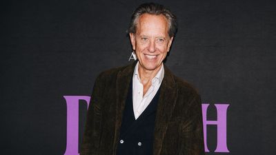 Richard E. Grant's Whimsical Christmas Display Just Reminded Me That I Completely Forgot to Decorate My Garden This Year