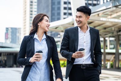 Do Working Couples Develop Deeper Bonds Without Parenting Roles