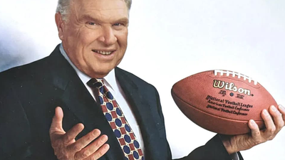 What Was the Hottest Sports Video Game of Every Holiday in the 1990s?