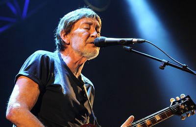 Chris Rea dies 'peacefully in hospital'