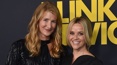 I Expected Reese Witherspoon To Drop Cute Pics With Her Kids This Christmas, But Didn’t See This Laura Dern Reunion Coming