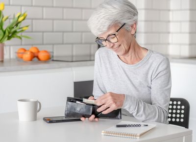 8 Senior Financial Habits That Lead to Lower Bills in January