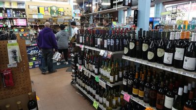 Man presents a valid government ID to buy alcohol, but the cashier’s next request left him absolutely stunned