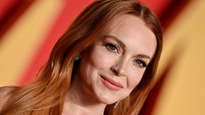 Lindsay Lohan’s Christmas Tree Is Inspiring Me to Rethink Bow Styling – Why Mixing Petite Bows With One Oversized Statement Maxi Feels So Right This Season