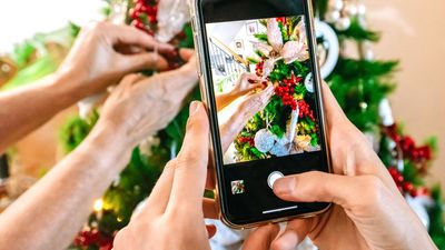 Looking to make your holiday photos more festive? Try these 3 camera phone tips