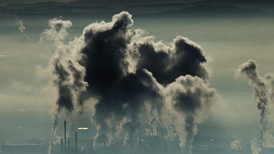 Hydrogen blast at Lyon chemical plant laboratory injures four