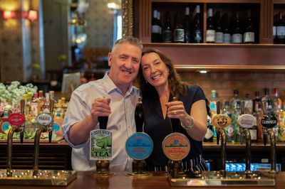 Lonely this Christmas: Wimbledon pub offers free lunch in fight against loneliness
