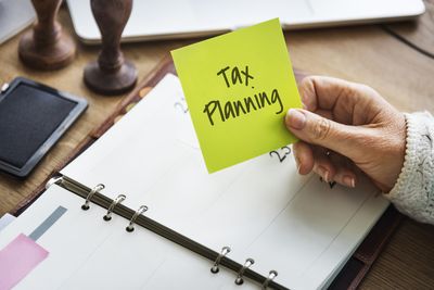 Tax Horizon: 4 Year-End Moves That Could Shape Your Finances for a Decade