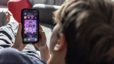 New York introduces social media restrictions for teen accounts: what that means