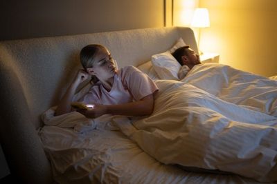 7 Signs Your Partner Is Having a “Micro-Affair” on Their Phone